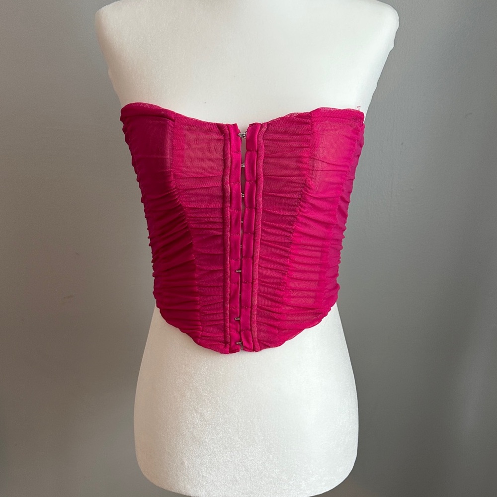 Chic Strapless Ruched Blouse in Vibrant Pink